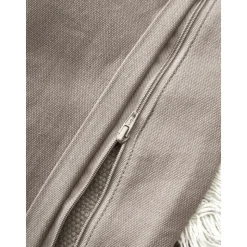 Copricuscino Con Dettagli Trapuntati E Frange Ivor