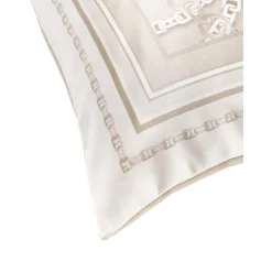 Copricuscino Effetto Seta Con Motivo Catena Chiarina