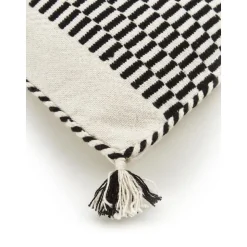 Copricuscino In Cotone Con Struttura Intrecciata A Mano E Nappe Okiro