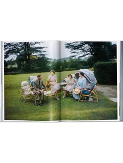 Libro Illustrato Her Majesty. A Photographic History 1926 Today