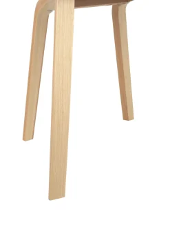 Sedia Con Braccioli E Gambe In Legno Claire