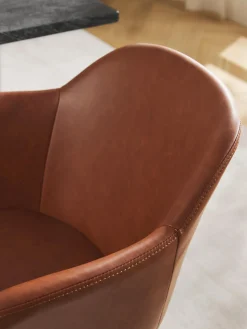 Sedia Con Braccioli In Similpelle Con Seduta Stretta Fiji