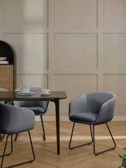 Sedia Imbottita Con Braccioli Juri