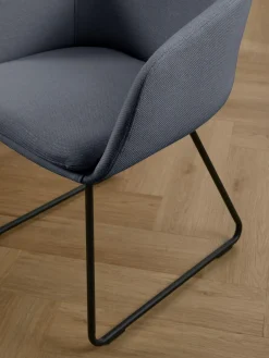 Sedia Imbottita Con Braccioli Juri