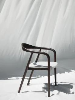 Sedia In Legno Con Braccioli E Cuscino Angelina