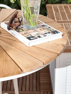 Tavolo Rotondo Da Balcone Con Piano In Legno Di Teak Hard & Ellen