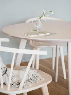 Tavolo Rotondo In Legno Di Quercia Bianco Lavato Yumi O 115 Cm