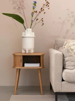 Comodino In Legno Con Anta Scorrevole E Frontale Scanalato Barbier