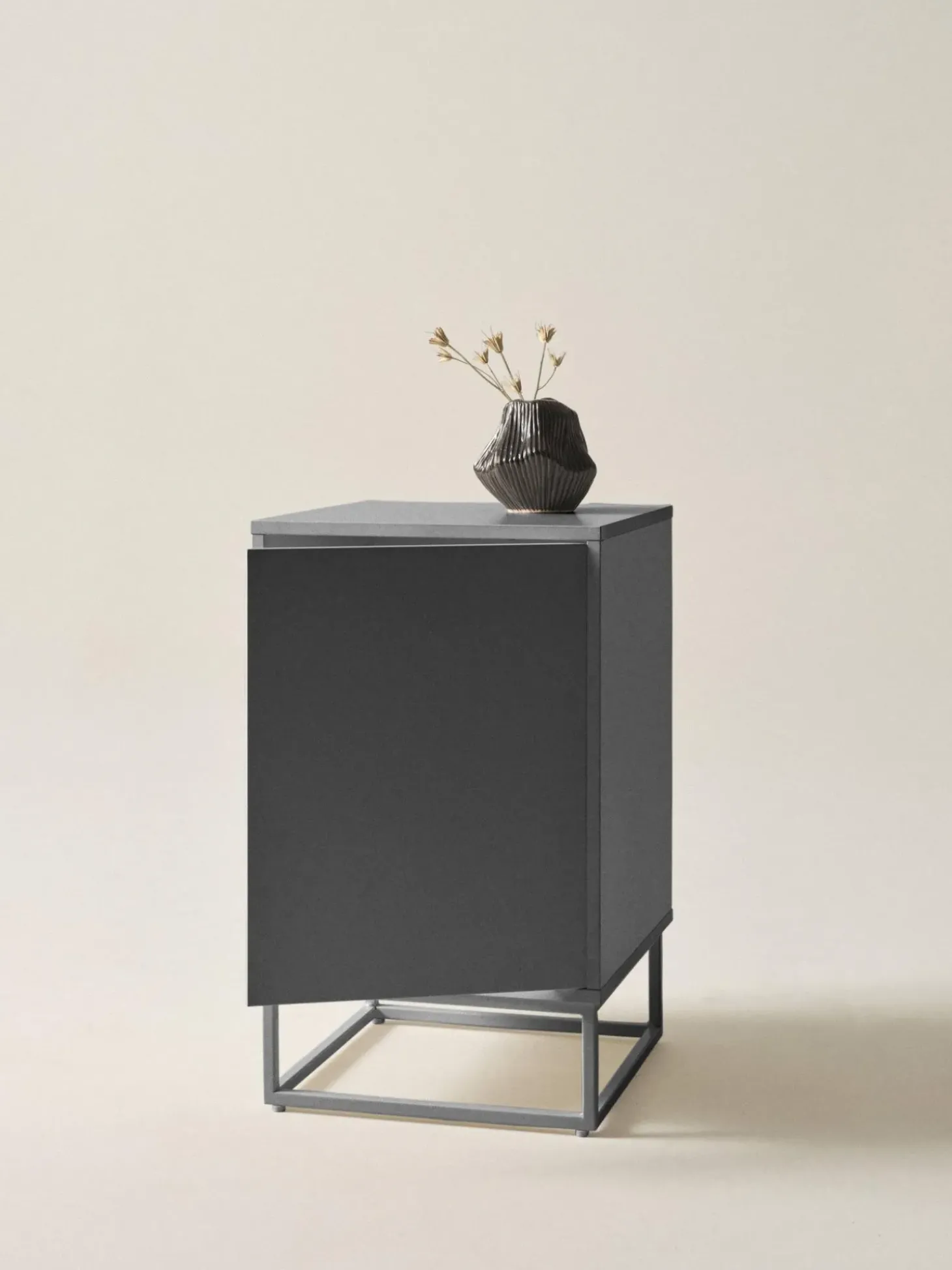 Comodino In Legno Con Anta Lyckeby