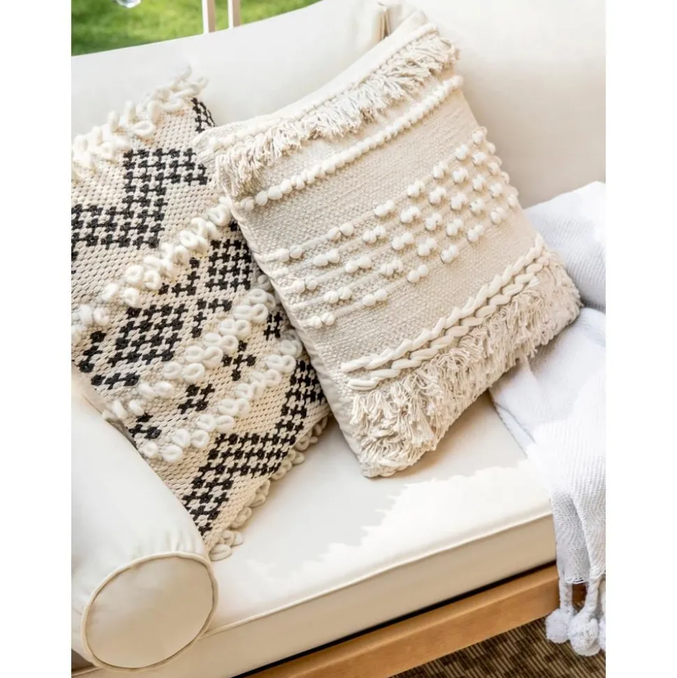 Copricuscino Con Ornamenti Decorativi Paco