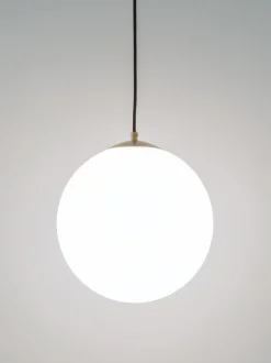 Lampada Sferica A Sospensione In Vetro Opalino Beth