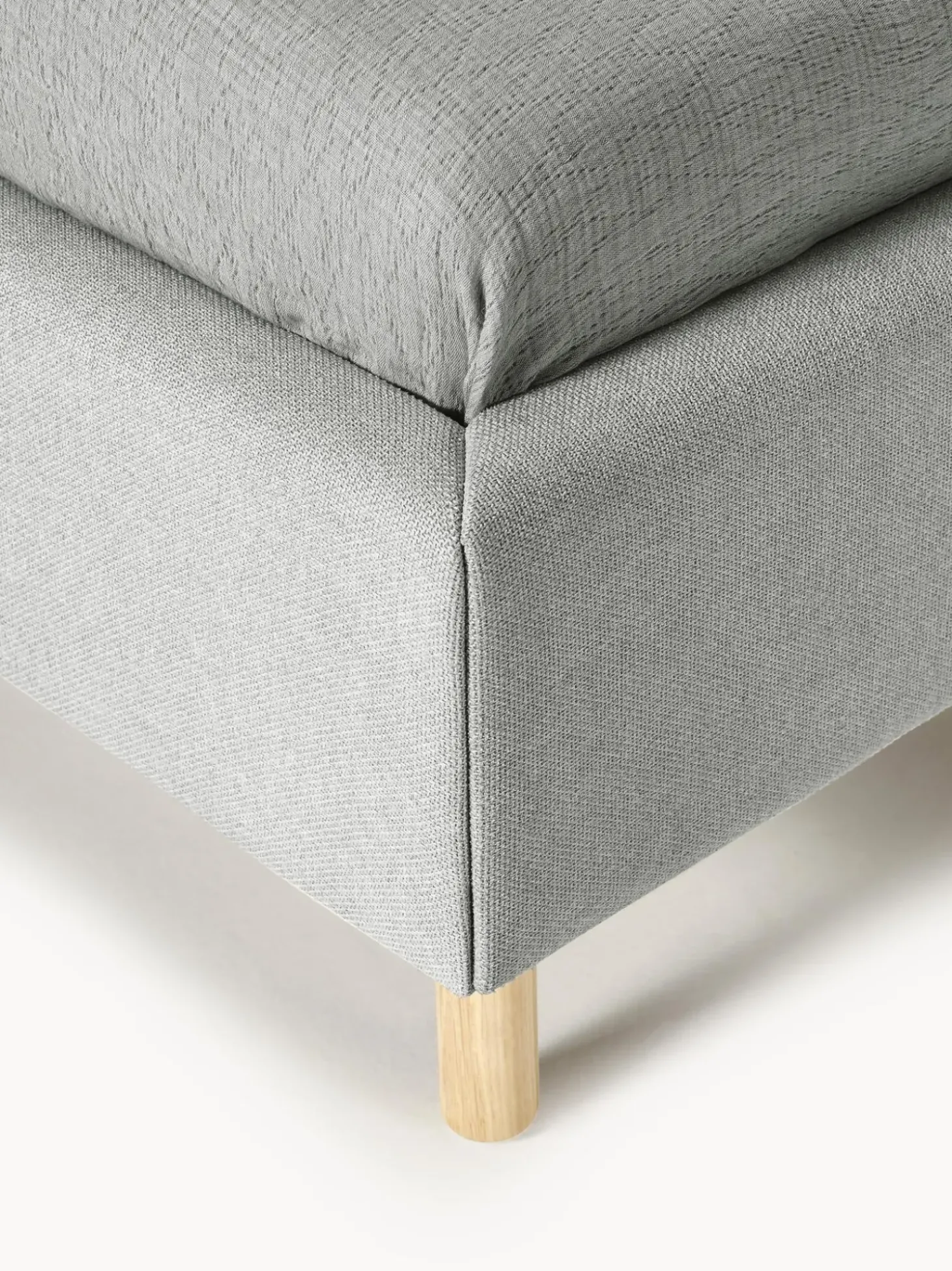 Letto Imbottito Con Testiera Ondulata Romy