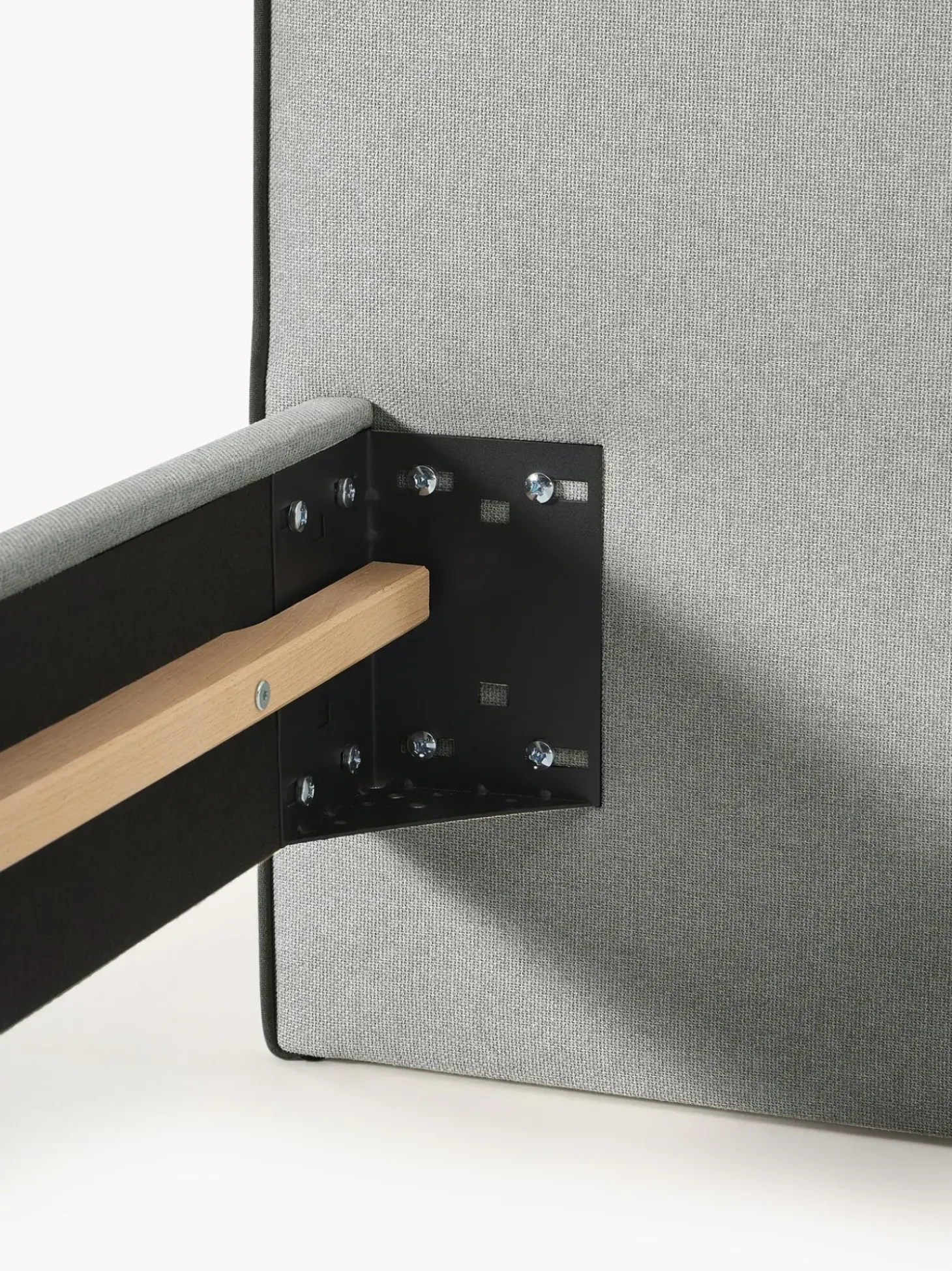 Letto Imbottito Con Testiera Ondulata Romy