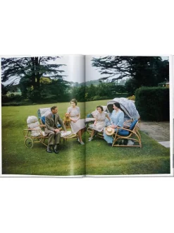 Libro Illustrato Her Majesty. A Photographic History 1926 Today