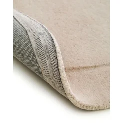 Passatoia In Lana Tessuta A Mano Dalla Forma Organica Shape