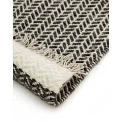 Passatoia In Lana Tessuta A Mano Con Frange Kim