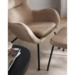 Poltrona Bergere In Velluto Con Gambe In Metallo Wing