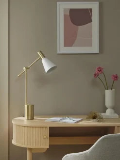 Scrivania In Legno Con Frontale A Scanalato Calary