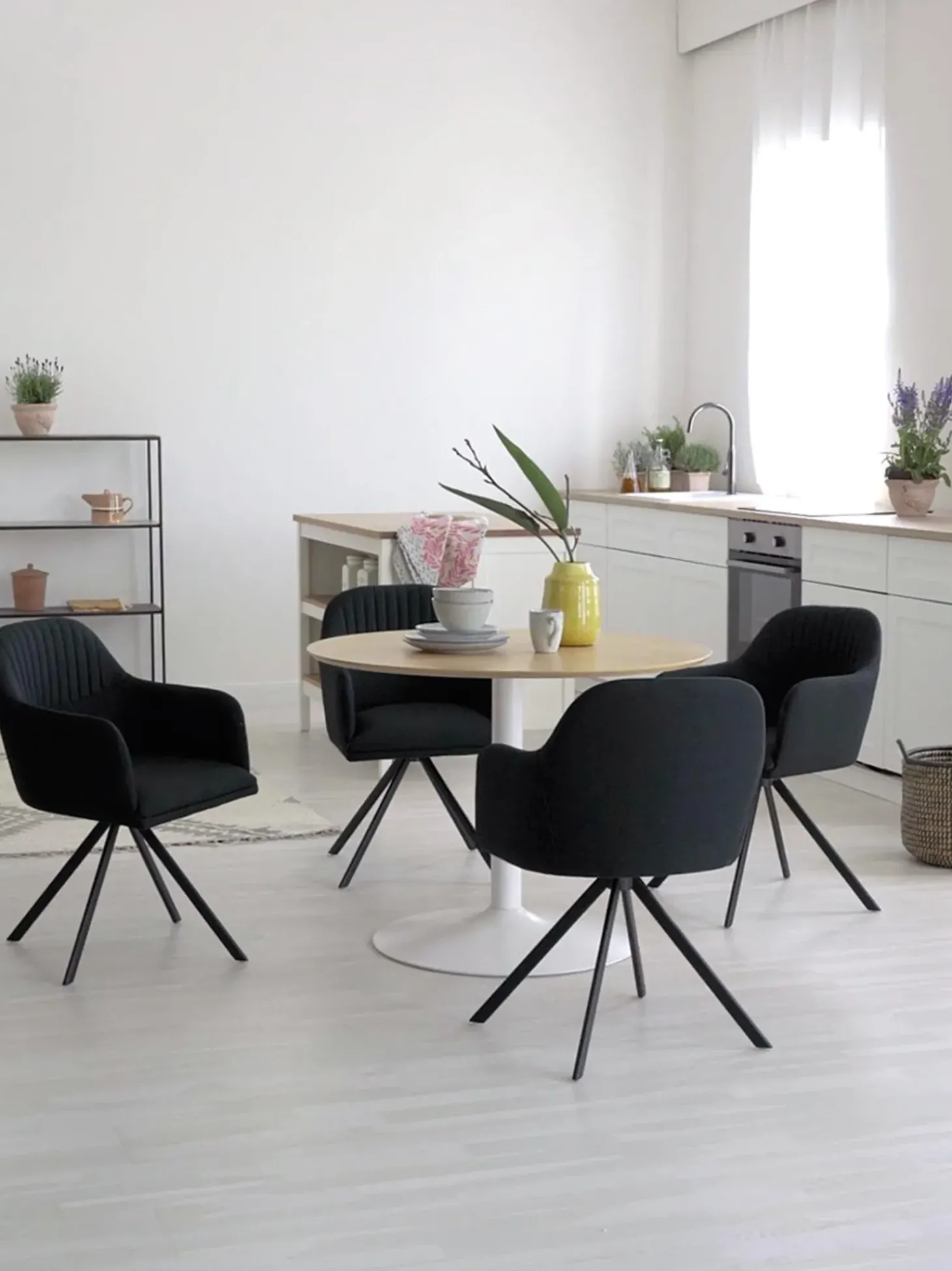 Sedia Con Braccioli Girevole Imbottita Lola