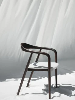 Sedia In Legno Con Braccioli E Cuscino Angelina