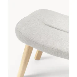 Sgabello Imbottito Con Gambe In Legno Wing