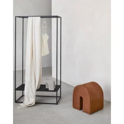 Sgabello Imbottito In Pelle Nabuk Curved