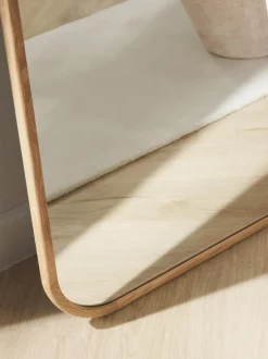 Specchio Da Parete Angolare Con Cornice In Rovere Levan