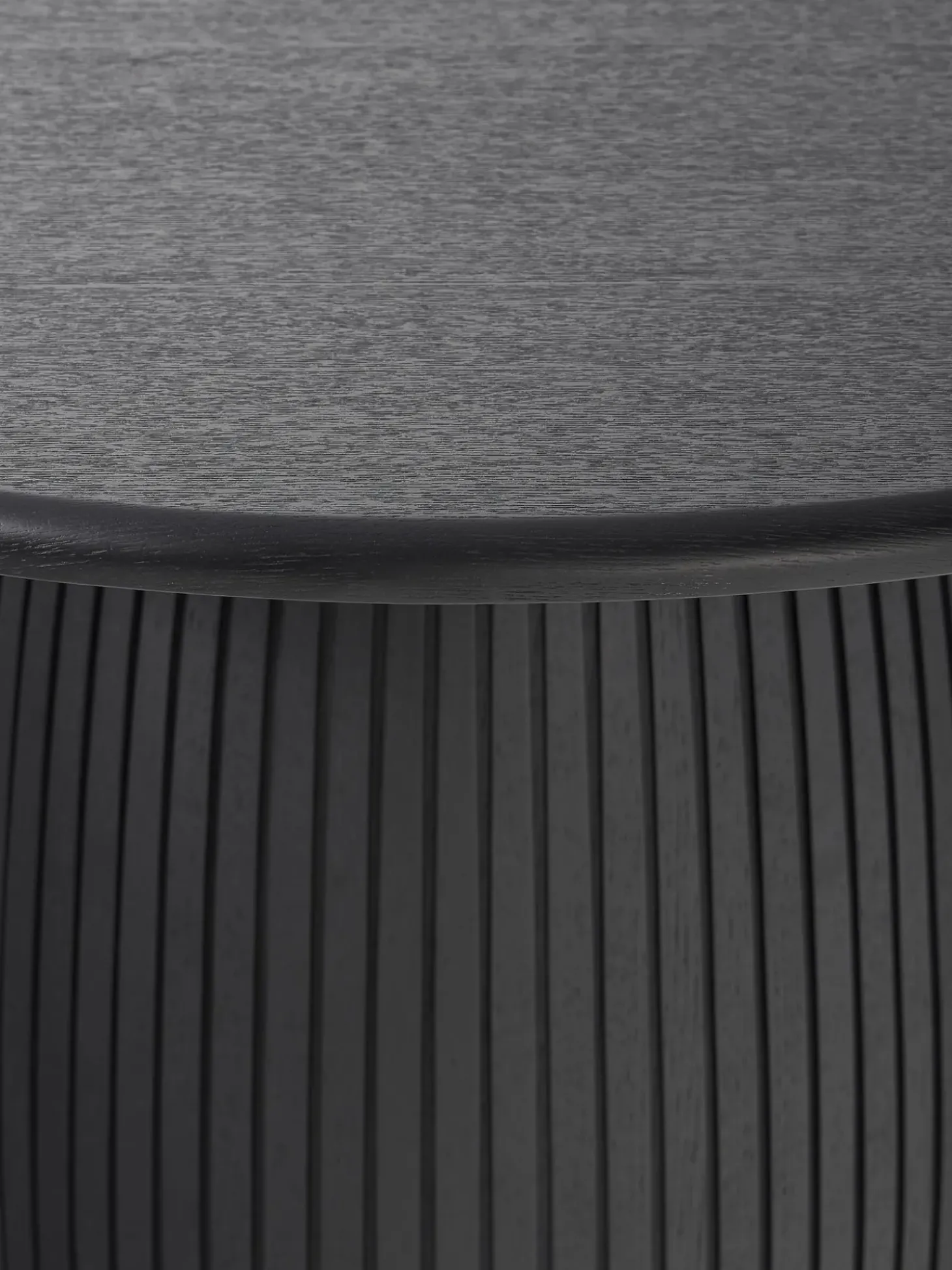 Tavolo Rotondo Con Struttura Scanalata Nelly, In Diverse Dimensioni