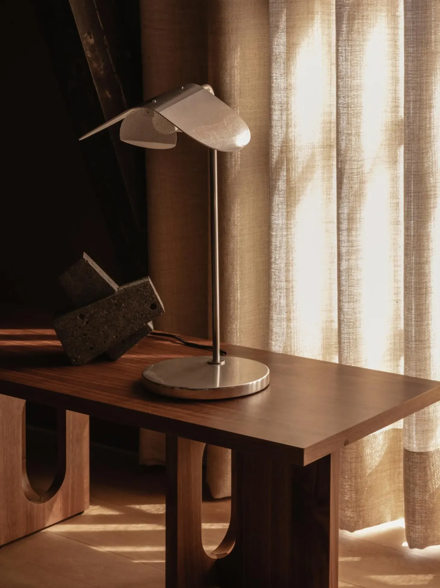 Tavolo Scuro Androgyne, In Varie Misure