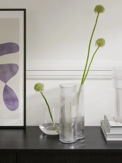 Vaso Di Design In Vetro Soffiato Con Rilievo Scanalato Dawn