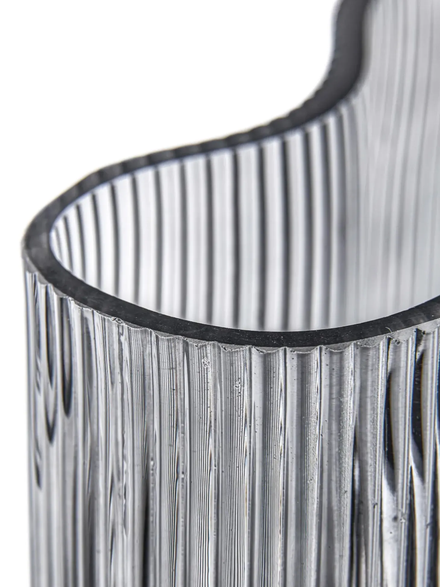 Vaso Di Design In Vetro Soffiato Con Rilievo Scanalato Dawn